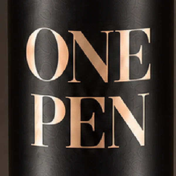 ตัวอักษร ONE PEN บนตัวแท่ง